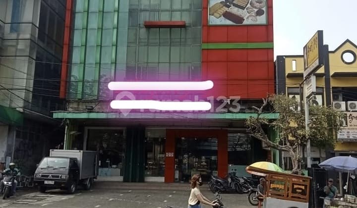 Ruko 4 Lantai Siap Pakai di Mampang Prapatan Jakarta Selatan Nego