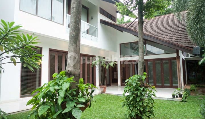 Rumah Cantik Dan Terawat di Kemang Jakarta Selatan Strategis