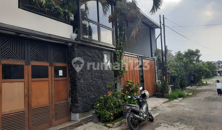 Jual Cepat Rumah Cantik 2 Lt di Cipamokolan