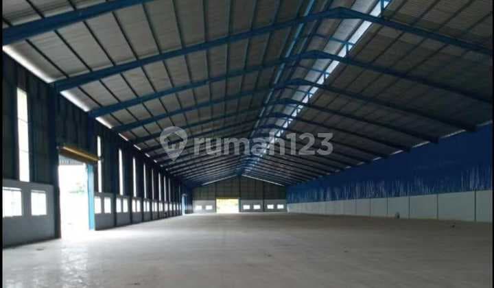Factory for Rent in Tigaraksa Tangerang: Ready to Use, Land Area 1 Ha, Building Area 6000 M², Container Access, 800,000 Watt Electricity