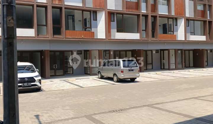 Traffic Tinggi Ruko 3 Lantai di Lbd Commercial, Desain Fungsional Cocok Semua Usaha