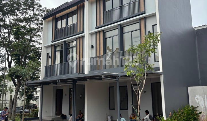 Hot Listing! Anza Homes Malibu Village Gading Serpong - 3 Floors, 2 Bedrooms, 3 Bathrooms, Lowest Price