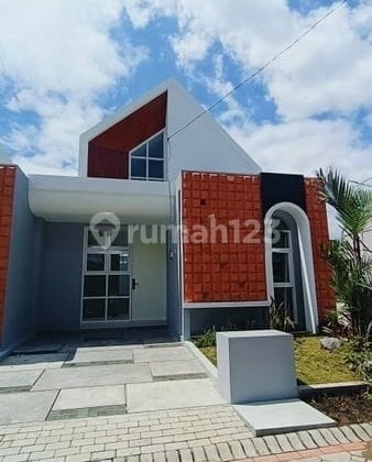 Rumah Elegan di Dekat Rssa di Tengah Kota Malang