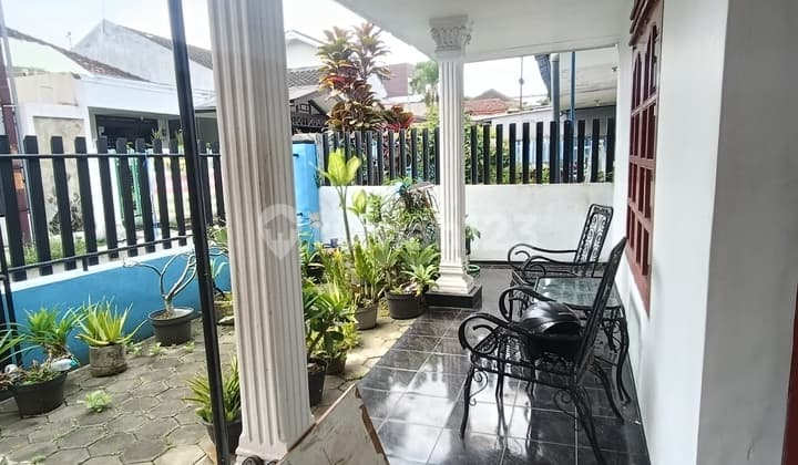 Affordable House on the Border of Kalpataru and Cengger Ayam