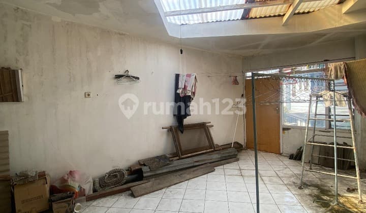 Rumah Griyashanta Di Dekat Ub 1,5 Lantai .