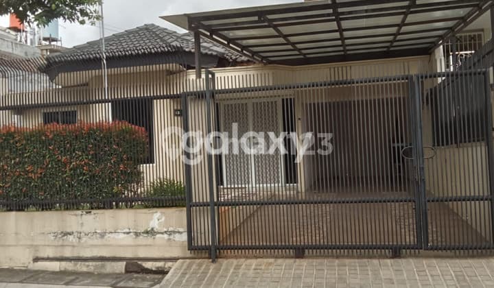 Second House in Kedoya Azalea - West Jakarta