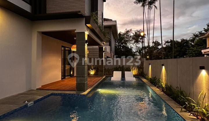 Rumah Mewah Furnished Private Pool Mewah Taman Bromo Lippo Karawaci
