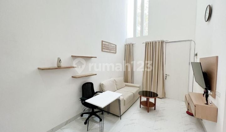 Rumah Cakep Aesthetic The Icon Cosmo BSD Furnished 7X15