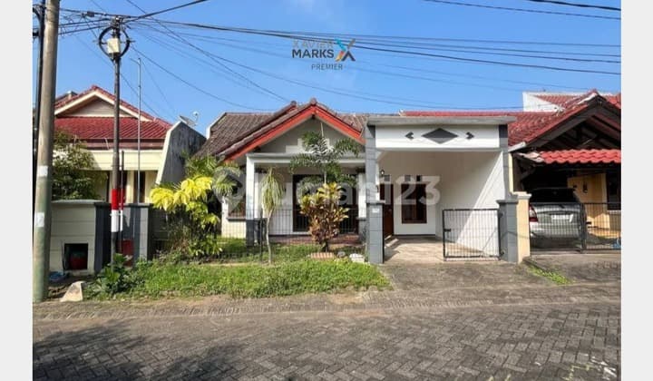 Price Drop! Well-Maintained House in Araya, Blimbing Malang
