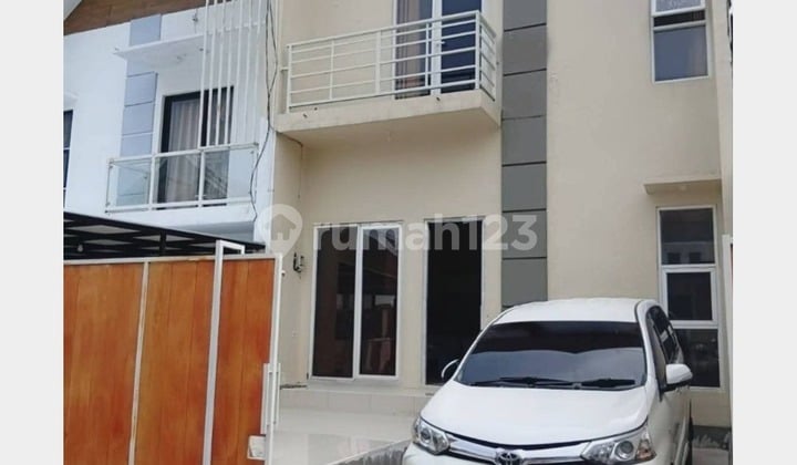 Disewakan Rumah 2 Lantai di Karangploso Malang Furnish