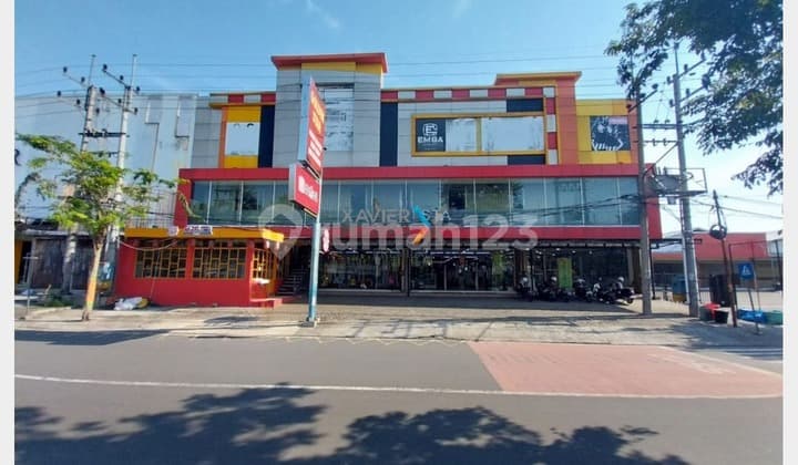 Rare Find! Commercial Space for Sale in Tompokersan, Lumajang City