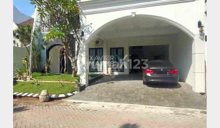 Dijual Rumah Design American Classic di Permata Jingga Malang