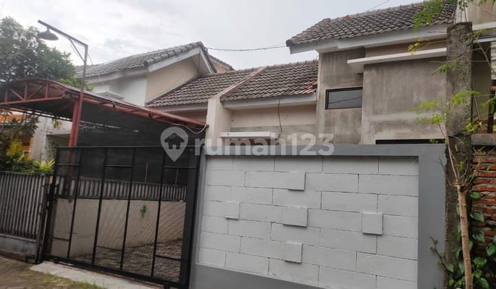 Dijual Rumah Terawat Lokasi Strategis Malang