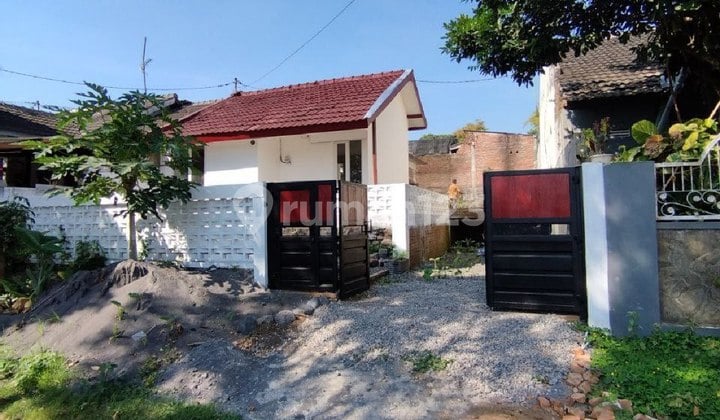 Price Drop 235Million! Beautiful Villa House in Cemorokandang, Malang
