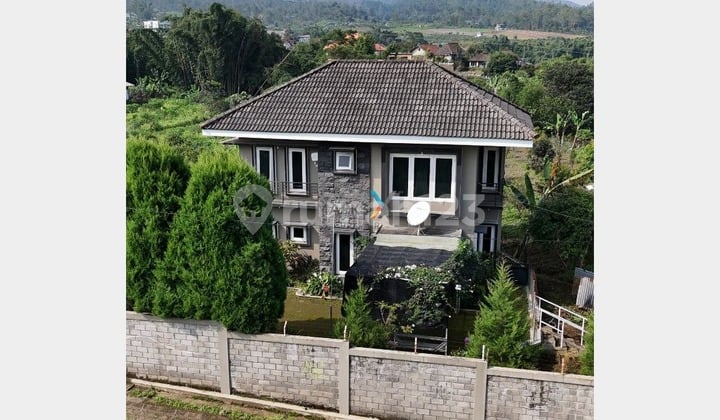 Turun Harga! Dijual Rumah Tanah Luas di Selecta Batu Malang