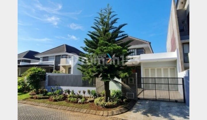 Disewakan Rumah Modern Semi Furnished di Istana Dieng, Malang