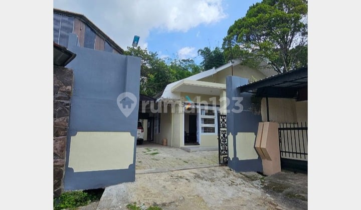 Dijual Rumah Furnished Siap Huni di Batu Malang