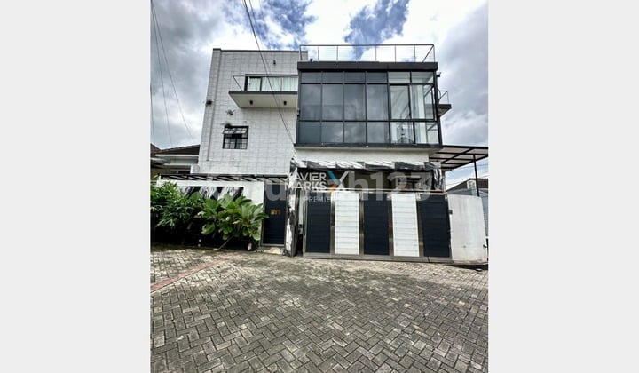 Luxury Villa House for Sale in Karangploso, Malang (Best Price)