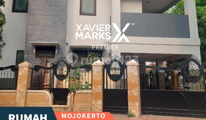 Large and Luxurious House in Royal Regency Magersari Mojokerto