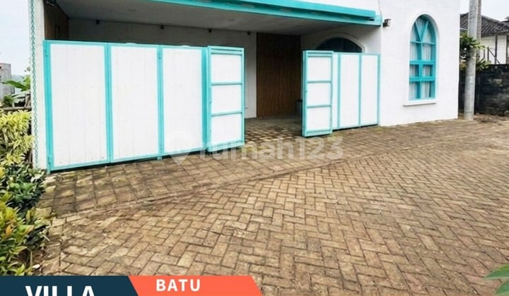 Rumah Villa Full Furnished dengan Private Pool di Area Abdul Gani Atas, Batu Malang