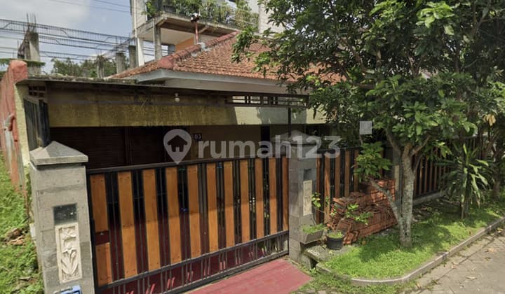 DIJUAL RUMAH KLASIK DI JALAN TELUK-TELUK DEKAT ARAYA