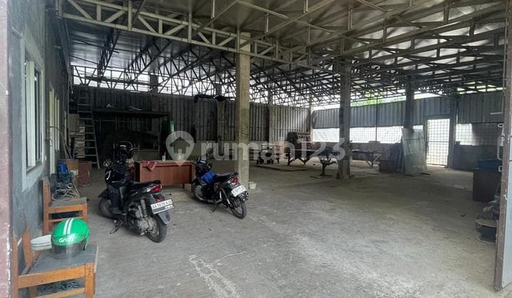 Ruang-usaha Lengkap Workshop Kantor Mess Pekerja Kresek 904.0 M²