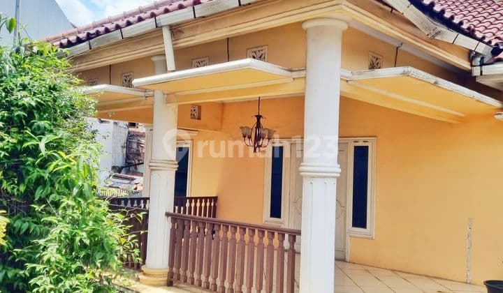 Rumah Rapih & Kokoh di Raffles Hills Cibubur