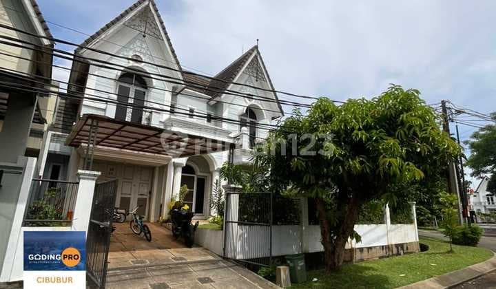 Rumah Hook Dekat Taman di Bukit Golf Riverside