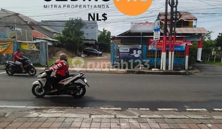 Kavlibg Pinggir Jalan Raya di Lapangan Tembak Cibubur Jaktim