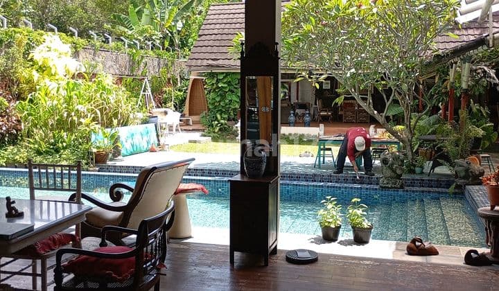 Rumah Mewah di Gerlong Bandung Utara, Swimming Pool, SHM, Dekat Jl Setiabudi & Polban
