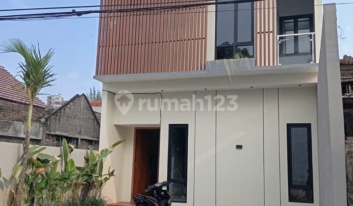Jual Rumah Cantik Lokasi Sangat Strategis