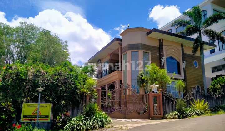 Dijual Villa Cantik Dua Lantai View Rawa Pening Peggununan