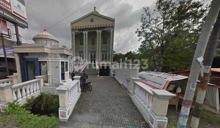 Gedung Kantor di Kawasan Bisnis, Sariharjo, Ngaglik, Sleman, Jogja