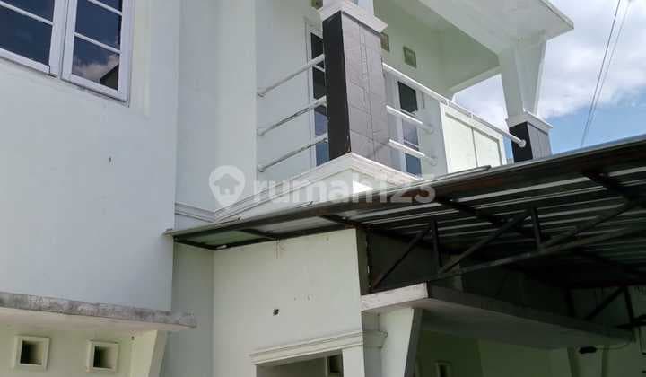 Dijual Rumah 2 Lantai Lengkap dan Nyaman, Lokasi Startegis di Godean