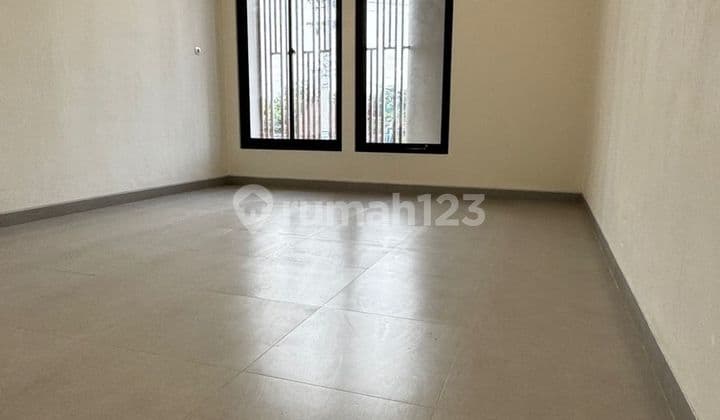 Disewakan Bangunan Komersil Ruko Baru Beserta Tanah Tegaltirto