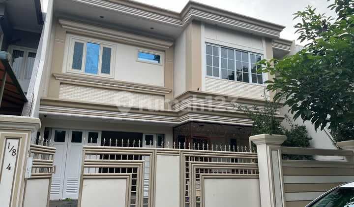 Rumah Bagus Semi Furnished SHM Kebon Jeruk, Jakarta Barat