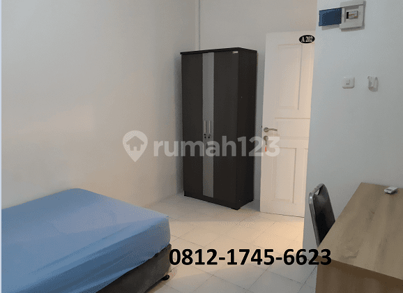 Boarding House Near Pakuwon Mall Bekasi with Ensuite Bathroom and Water Heater
