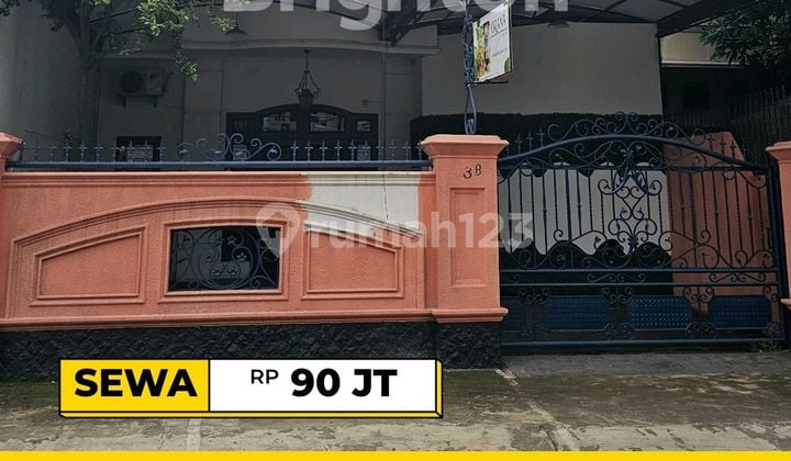 Rumah Lebar 8mtr Ex Cafe Siap Huni Inti Kota Daerah Jl Patimura