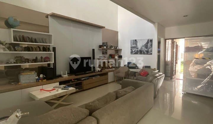 Rumah Mewah Modern Pasteur Dekat Sutami Sukamulya