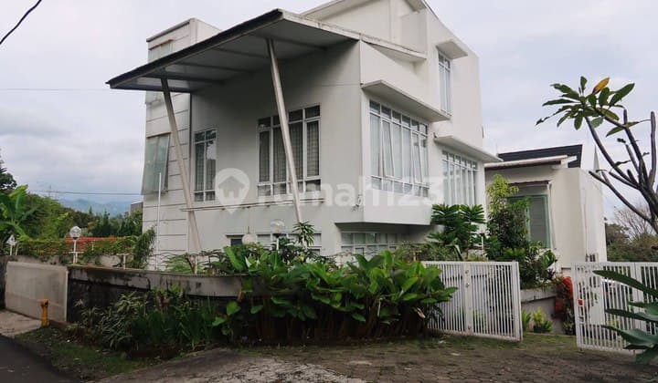 Jual Rumah Mewah Lokasi Dago