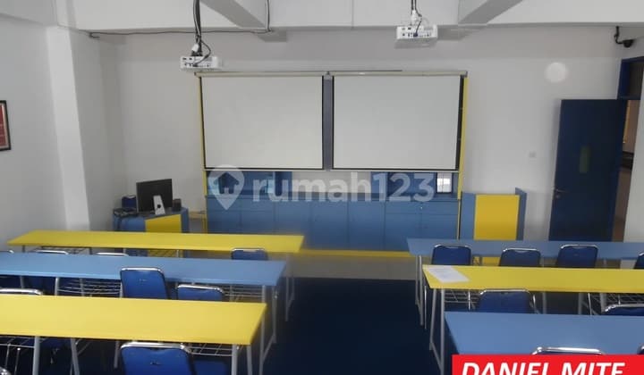 TOMANG MULTI-STORY BUILDING WEST JAKARTA