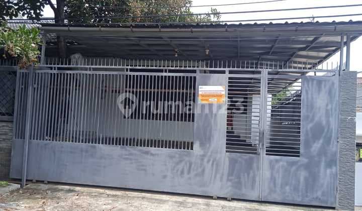 Rumah di Galaxy Kota Bekasi. Pas dibelakang Patung Kuda 1