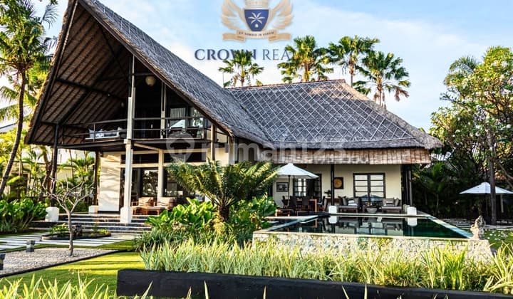 Luxury Lifestyle Beachfront Villa Close To Lovina