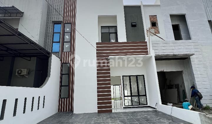 Rumah Mewah Murah di Flamboyan