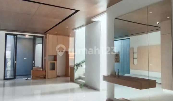 Rumah Bagus Terawat di Villa Meruya Taman Bougenville