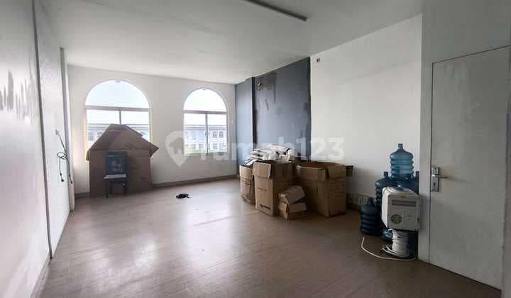 Ready-to-Use Shop House in Colloseum Green Lake City Strategic Location