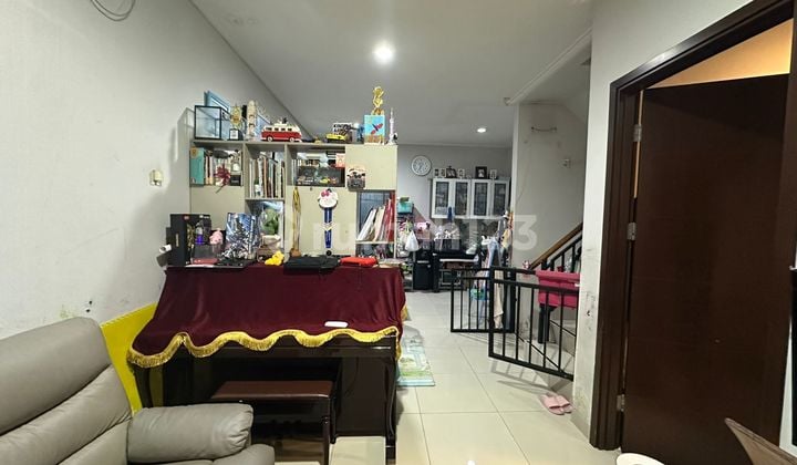 Rumah 2 Lantai Siap Huni di Cluster Asia Green Lake City Strategis