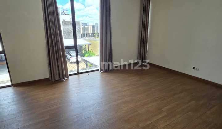 Rumah 2 Lantai di Cluster Eldora Suvarna Sutera Tangerang