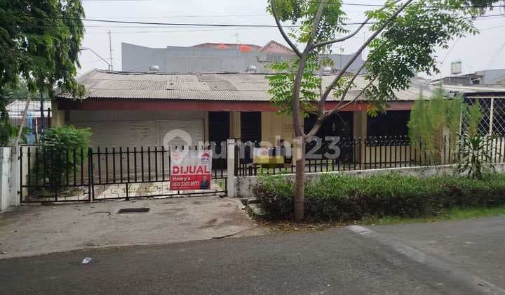 Spacious House, Land Area Calculated, Below Market Price, Suitable for Building Houses, Warehouses, Shophouses