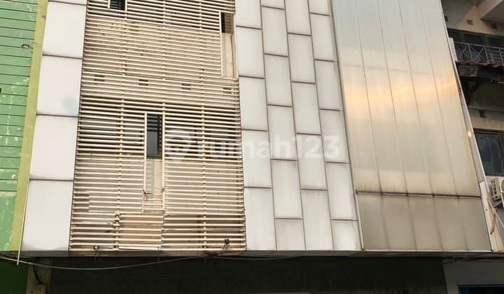 Ruko Gandeng 4 Lantai, Bagus, Rapih Siap Pakai Dekat Mall Daan Mogot